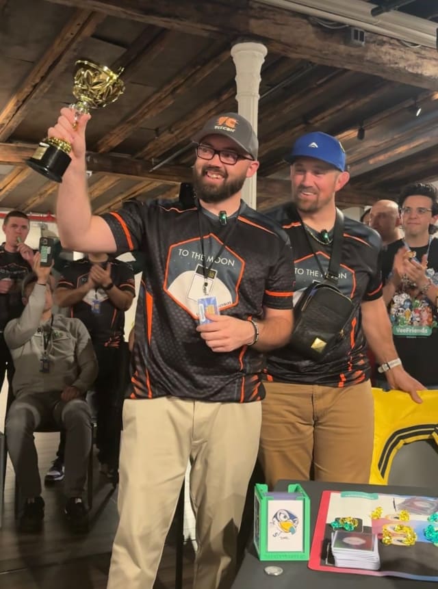 2024 tournament champion, SaugyWaffles celebrates his victory.