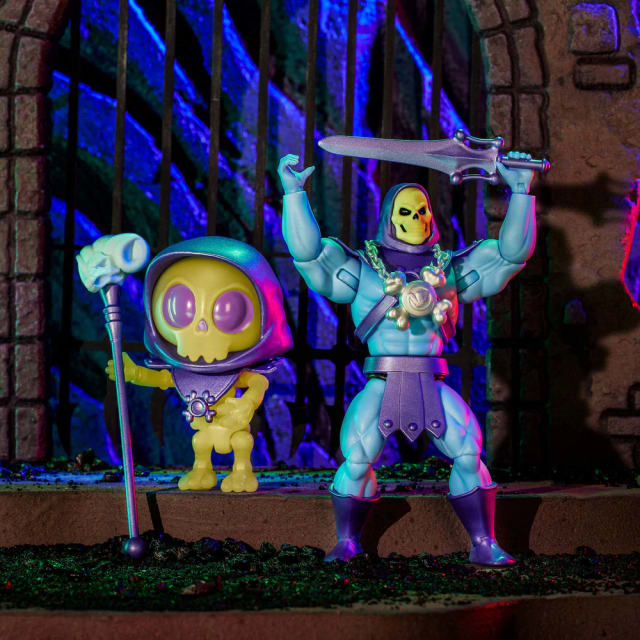Skilled Skeleton has a new best friend - Skeletor