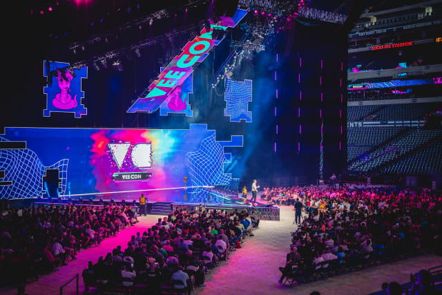 Tim Tebow takes the main stage at VeeCon 2023