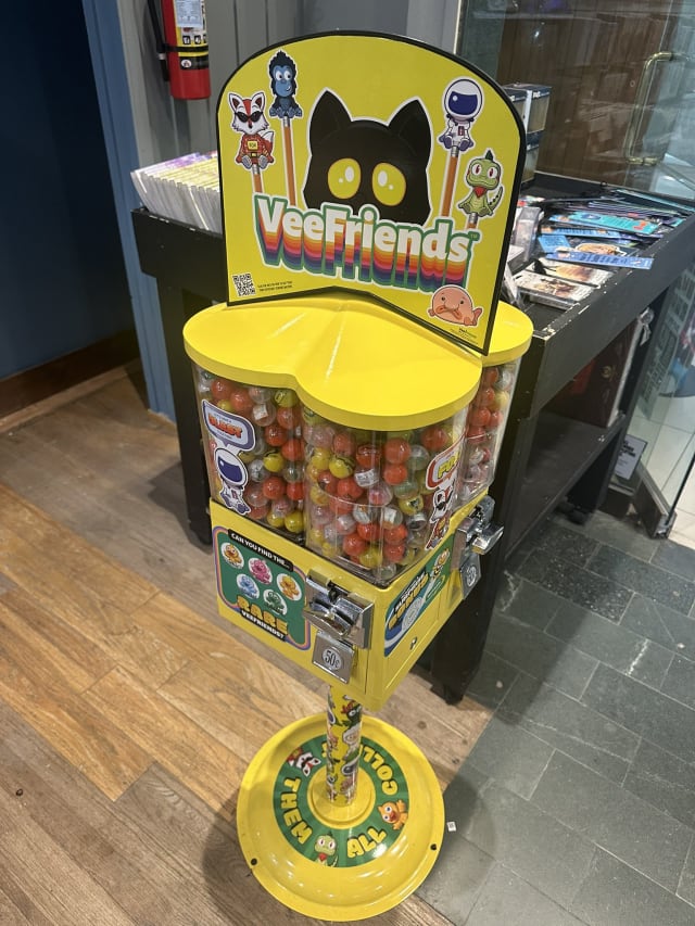 VeeFriends Vending Machines in the wild pt. 2